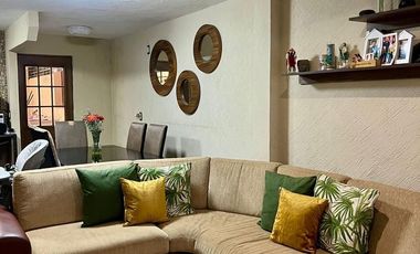 Casa Remodelada en Jardines del Valle