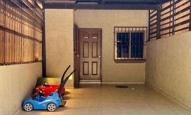 Casa Remodelada en Jardines del Valle