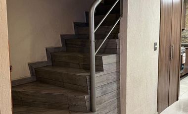 Casa Remodelada en Jardines del Valle