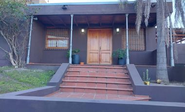 Casa en  Alquiler en Villa Rivera Indarte
