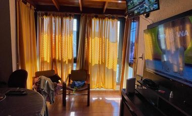 Casa en venta con 3 viviendas, cochera para 4 autos, jardín y quincho con parrilla - Wilde