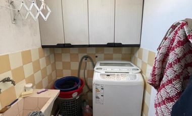 Casa en venta con 3 viviendas, cochera para 4 autos, jardín y quincho con parrilla - Wilde
