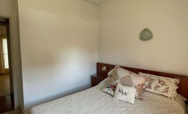 Casa en venta con 3 viviendas, cochera para 4 autos, jardín y quincho con parrilla - Wilde