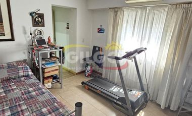 Venta Casa PH 3 Amb. al Frente - en Ramos Mejía  - Muy buen Estado