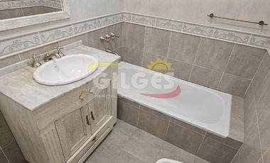 Venta Casa PH 3 Amb. al Frente - en Ramos Mejía  - Muy buen Estado