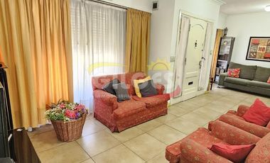 Venta Casa PH 3 Amb. al Frente - en Ramos Mejía  - Muy buen Estado