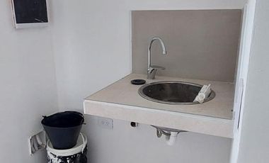 Hermosa casa sobre lote interno central a espacio verde en Santa Elena - Pilar del Este