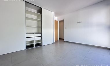 Departamento de dos ambientes en alquiler, Moron Sur.