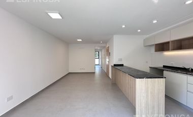Departamento de dos ambientes en alquiler, Moron Sur.