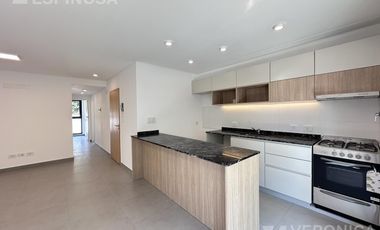 Departamento de dos ambientes en alquiler, Moron Sur.