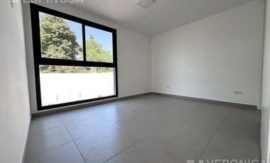 Departamento de dos ambientes en alquiler, Moron Sur.