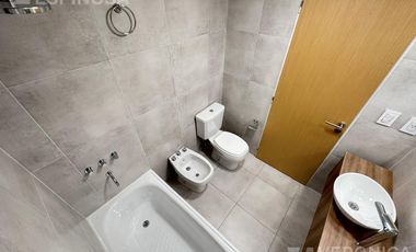 Departamento de dos ambientes en alquiler, Moron Sur.