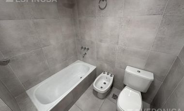 Departamento de dos ambientes en alquiler, Moron Sur.