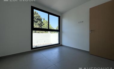 Departamento de dos ambientes en alquiler, Moron Sur.