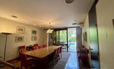 CASA VENTA VICENTE LÓPEZ 7 AMBIENTES PISCINA JARDIN COCHERA