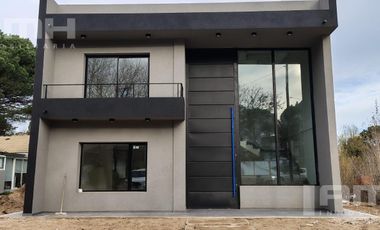 Casa en  Venta Mar de Ostende Pinamar a estrenar