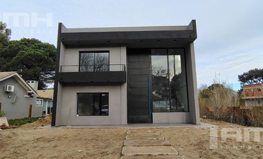 Casa en  Venta Mar de Ostende Pinamar a estrenar