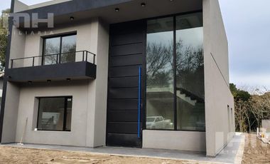 Casa en  Venta Mar de Ostende Pinamar a estrenar