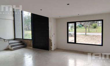 Casa en  Venta Mar de Ostende Pinamar a estrenar
