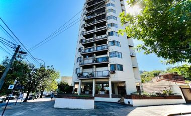 Departamento  de 3 ambientes con cochera en  Alquiler en San Isidro