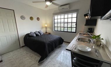 Solo Caballeros. Loft en Renta en San Jeronimo
