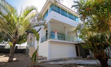 Casa en Venta en Villa Corona, Jalisco