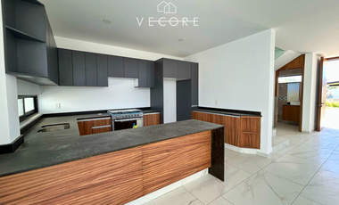 CASA EN VENTA, BOSQUES VALLARTA, ZONA REAL, ZAPOPAN