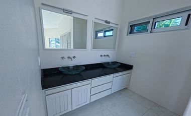 REFUGIO DE PAZ FRENTE A LA PLAYA