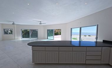 REFUGIO DE PAZ FRENTE A LA PLAYA