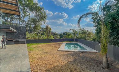 RESIDENCIA EN VALLE DE BRAVO A 10 MIN. DE TODO