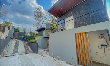 RESIDENCIA EN VALLE DE BRAVO A 10 MIN. DE TODO