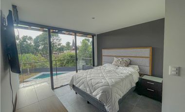 RESIDENCIA EN VALLE DE BRAVO A 10 MIN. DE TODO
