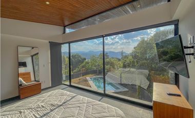 RESIDENCIA EN VALLE DE BRAVO A 10 MIN. DE TODO