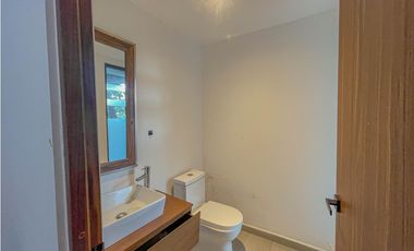 RESIDENCIA EN VALLE DE BRAVO A 10 MIN. DE TODO