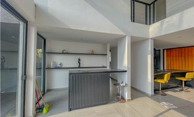 RESIDENCIA EN VALLE DE BRAVO A 10 MIN. DE TODO