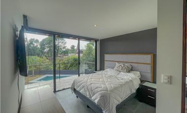RESIDENCIA EN VALLE DE BRAVO A 10 MIN. DE TODO