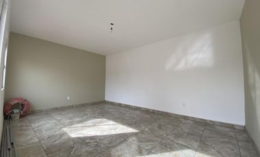 Se vende Casa en Balcones Oblatos, Guadalajara (para remodelar)