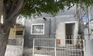 Se vende Casa en Balcones Oblatos, Guadalajara (para remodelar)