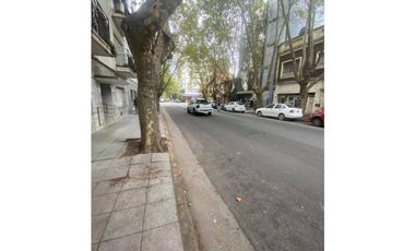 VENTA DE LOCAL COMERCIAL Y GALPON SOBRE LOTE DE 368m2 EN ZONA CENTRO