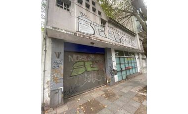 VENTA DE LOCAL COMERCIAL Y GALPON SOBRE LOTE DE 368m2 EN ZONA CENTRO