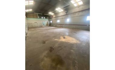 VENTA DE LOCAL COMERCIAL Y GALPON SOBRE LOTE DE 368m2 EN ZONA CENTRO