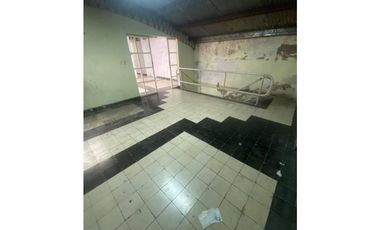 VENTA DE LOCAL COMERCIAL Y GALPON SOBRE LOTE DE 368m2 EN ZONA CENTRO