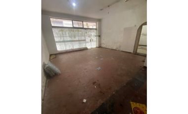 VENTA DE LOCAL COMERCIAL Y GALPON SOBRE LOTE DE 368m2 EN ZONA CENTRO