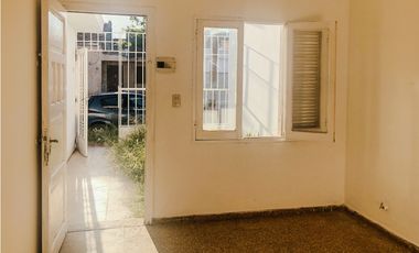ALQUILER - CASA 2 DORMITORIOS - YOFRE SUR