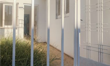 ALQUILER - CASA 2 DORMITORIOS - YOFRE SUR
