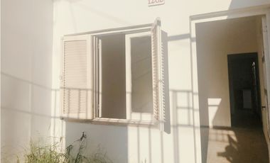 ALQUILER - CASA 2 DORMITORIOS - YOFRE SUR