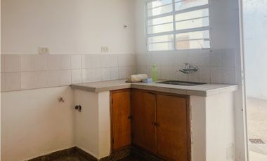 ALQUILER - CASA 2 DORMITORIOS - YOFRE SUR