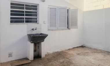 ALQUILER - CASA 2 DORMITORIOS - YOFRE SUR