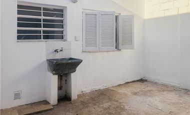 ALQUILER - CASA 2 DORMITORIOS - YOFRE SUR
