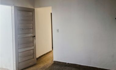 ALQUILER - CASA 2 DORMITORIOS - YOFRE SUR